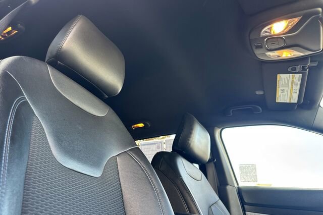 Used 2024 Jeep Compass Latitude image 14