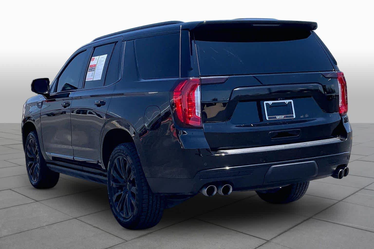 Used 2021 GMC Yukon Denali w/ Denali Premium Package AWD/4WD image 12