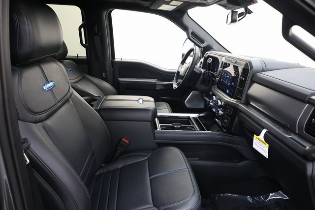 Used 2025 Ford F450 Platinum w/ FX4 Off-Road Package image 99
