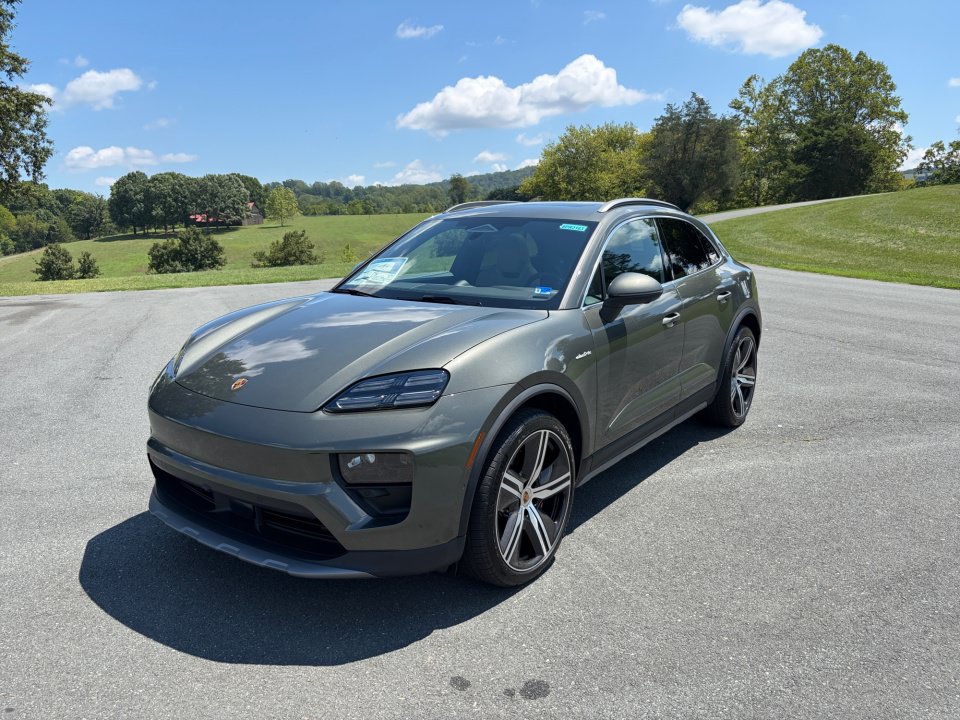 New 2026 Porsche Macan 4S Electric