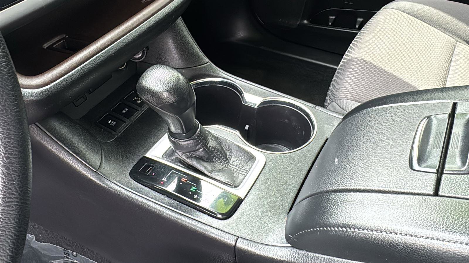 Used 2018 Toyota Highlander LE image 21