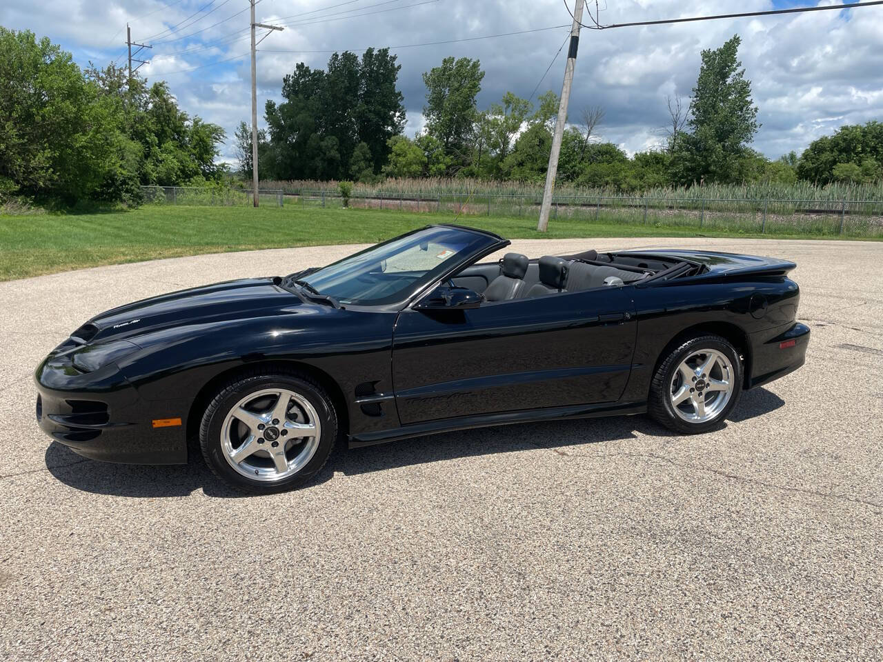 Used 1999 Pontiac Firebird Trans Am RWD image 9