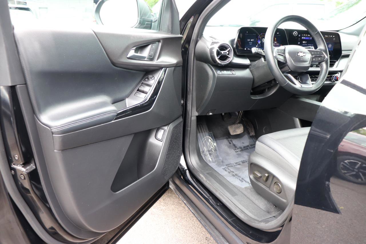 Used 2026 Chevrolet Equinox LT w/ Convenience Package II FWD image 10