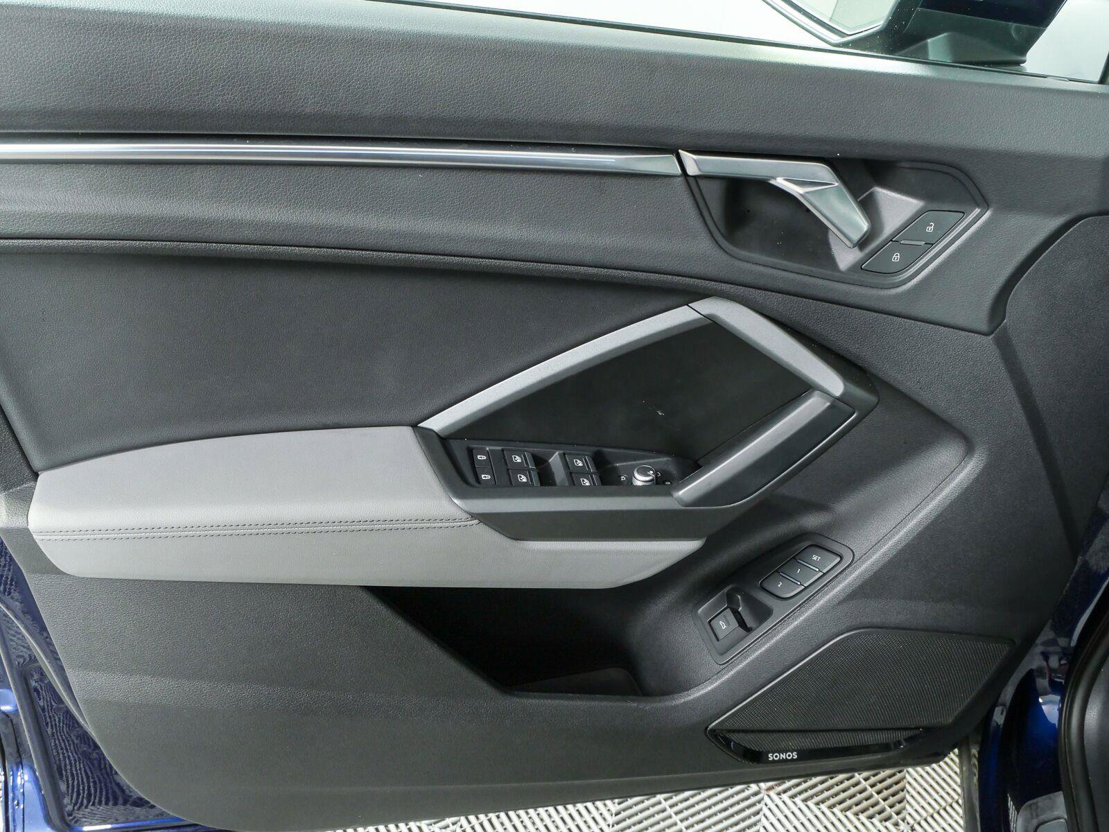 Used 2022 Audi Q3 2.0T Premium Plus w/ Premium Plus Package AWD/4WD image 6
