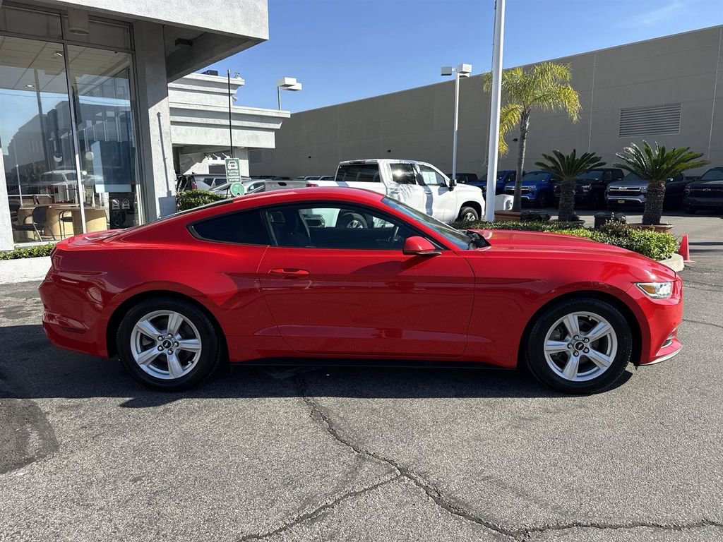 Used 2015 Ford Mustang Coupe image 2