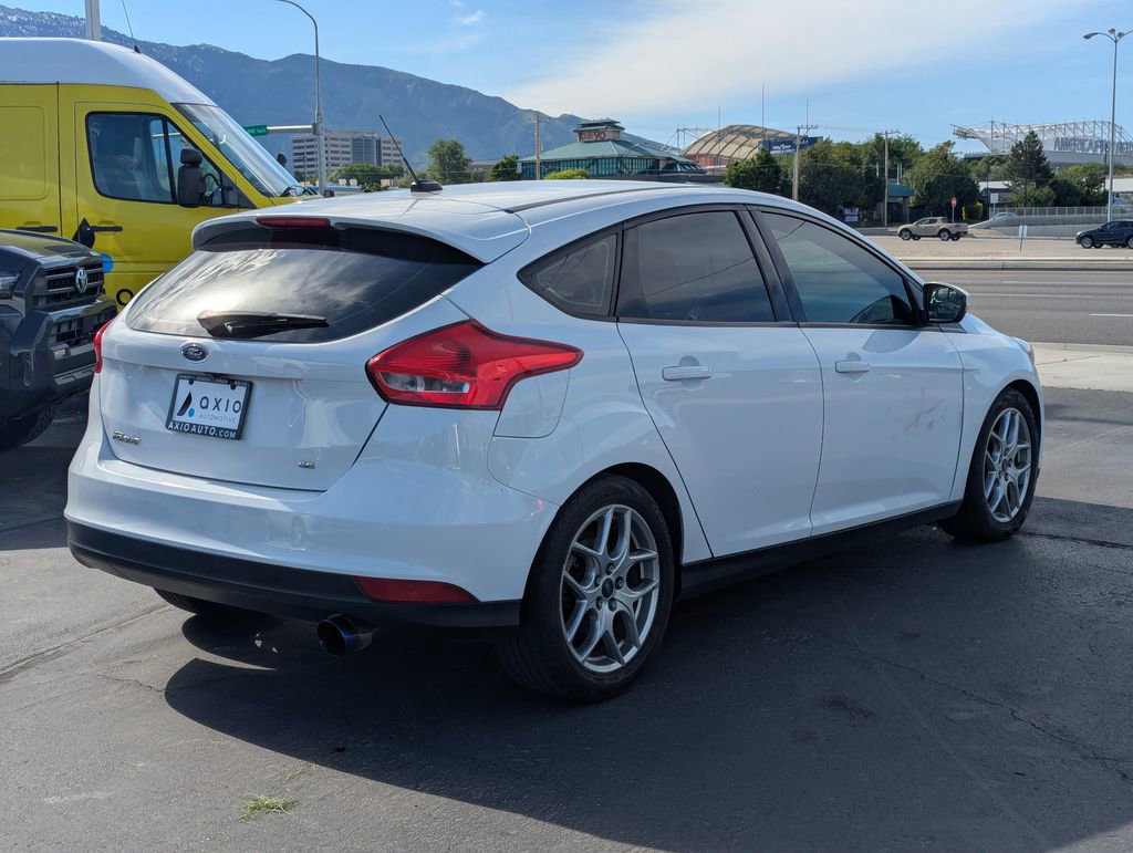 Used 2015 Ford Focus SE w/ Equipment Group 201A FWD image 4