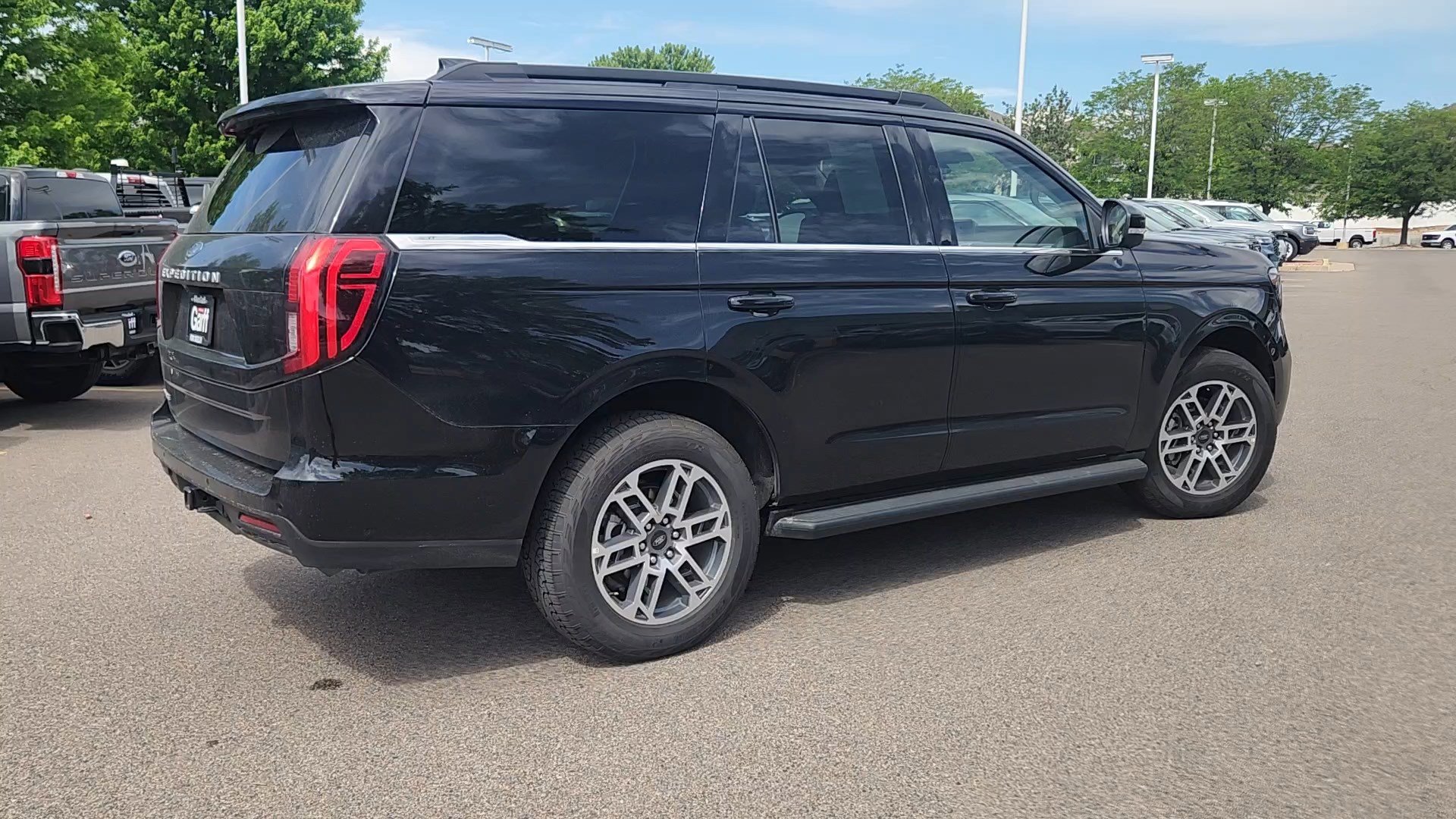 Certified 2025 Ford Expedition Active AWD/4WD image 5