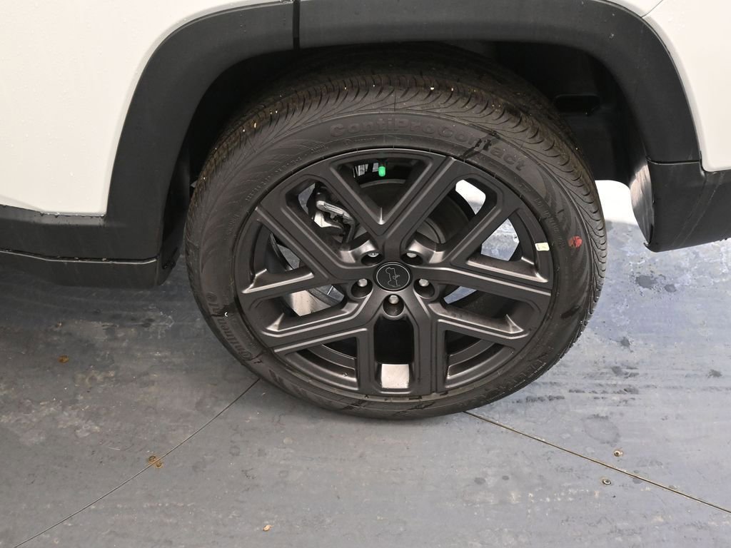 New 2026 Jeep Compass Latitude image 9