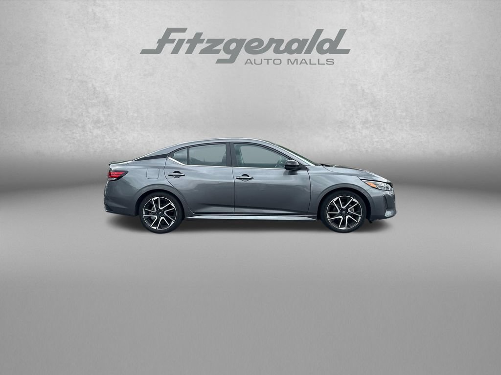 Used 2025 Nissan Sentra SR FWD image 8