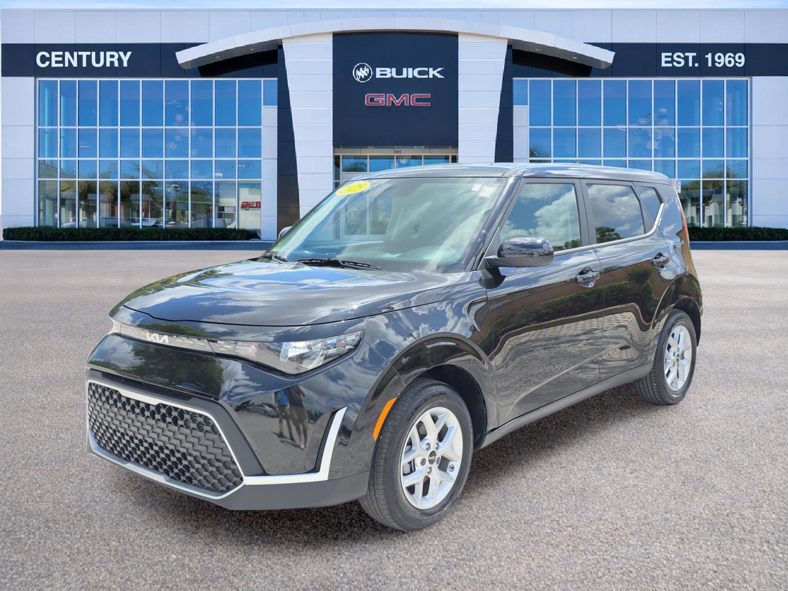 Used 2025 Kia Soul LX FWD image 8