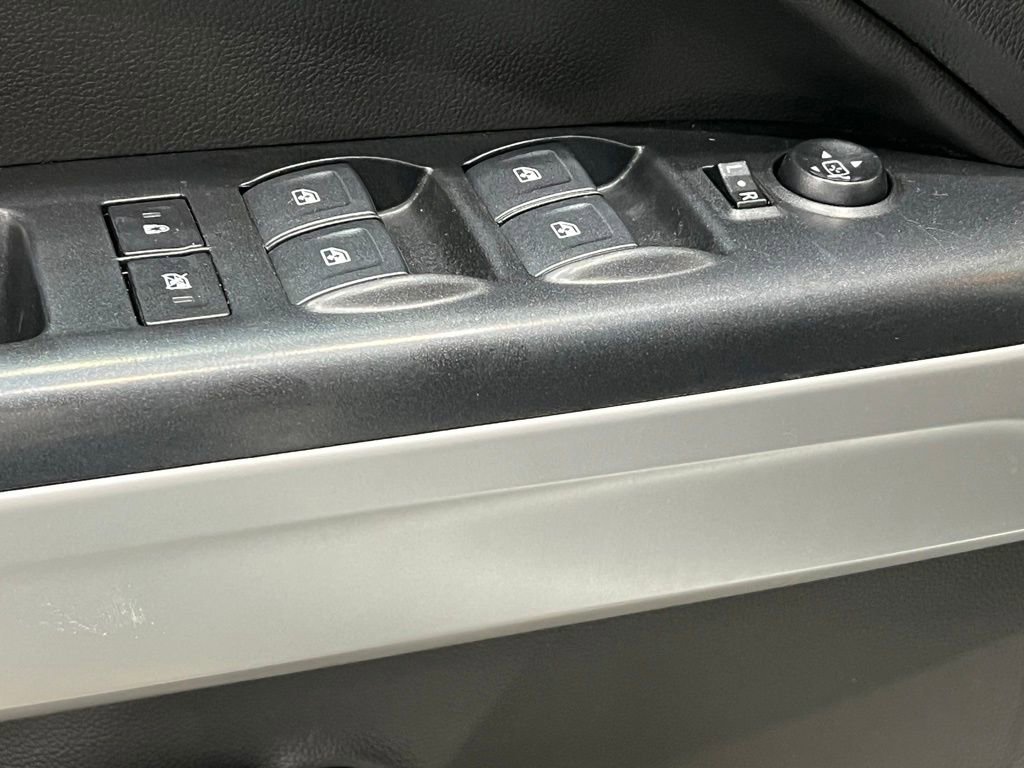 Used 2022 Chevrolet Colorado LT w/ Safety Package image 16