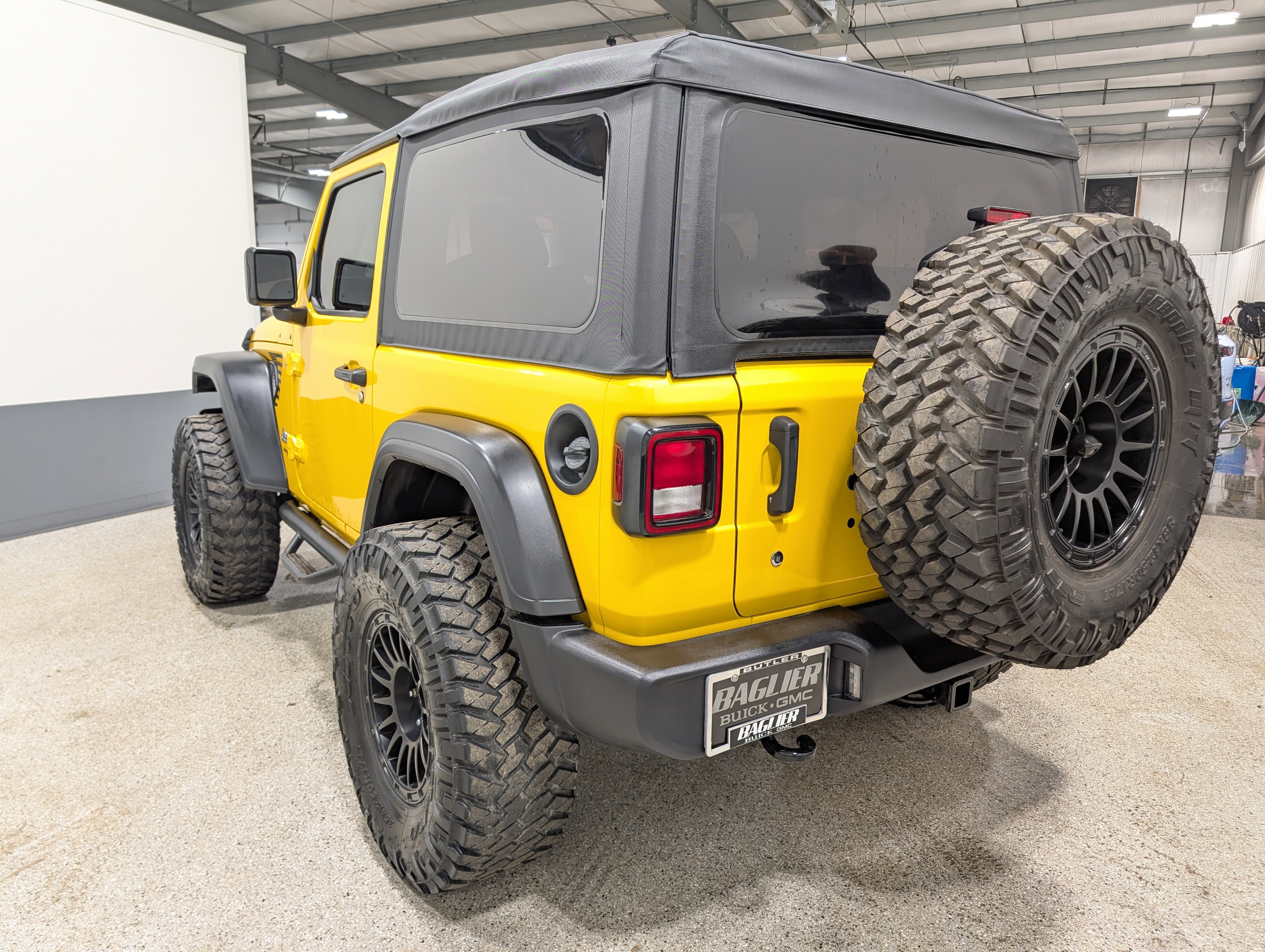 Used 2019 Jeep Wrangler Sport AWD/4WD image 5