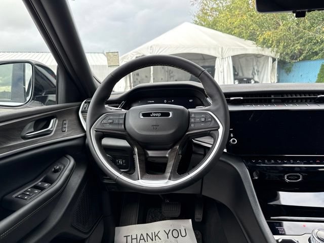 New 2026 Jeep Grand Cherokee Limited AWD/4WD image 12