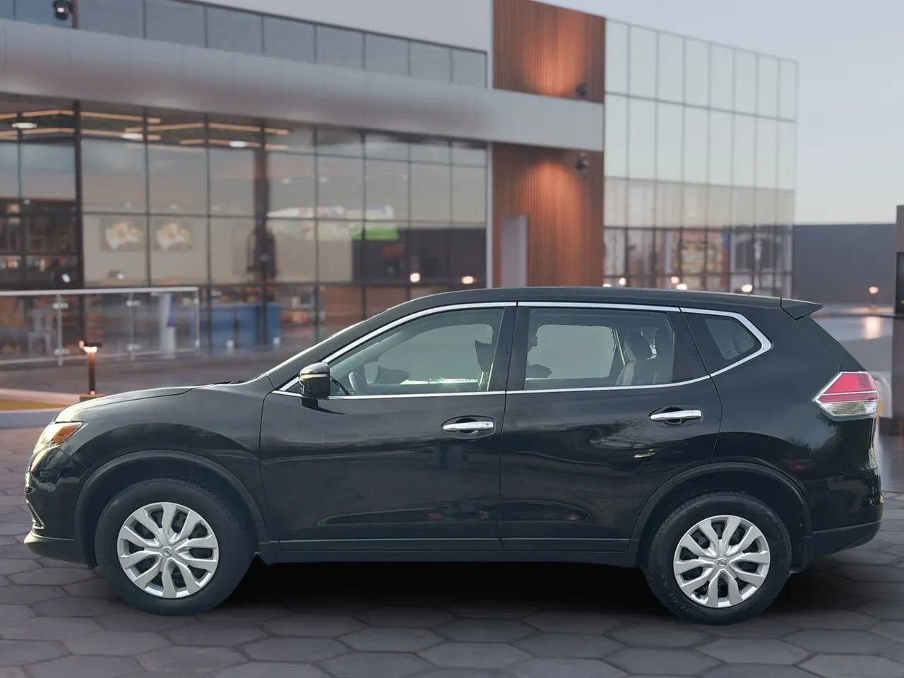 Used 2015 Nissan Rogue S image 8
