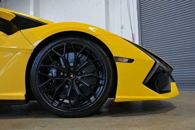 Used 2024 Lamborghini Revuelto AWD/4WD image 19