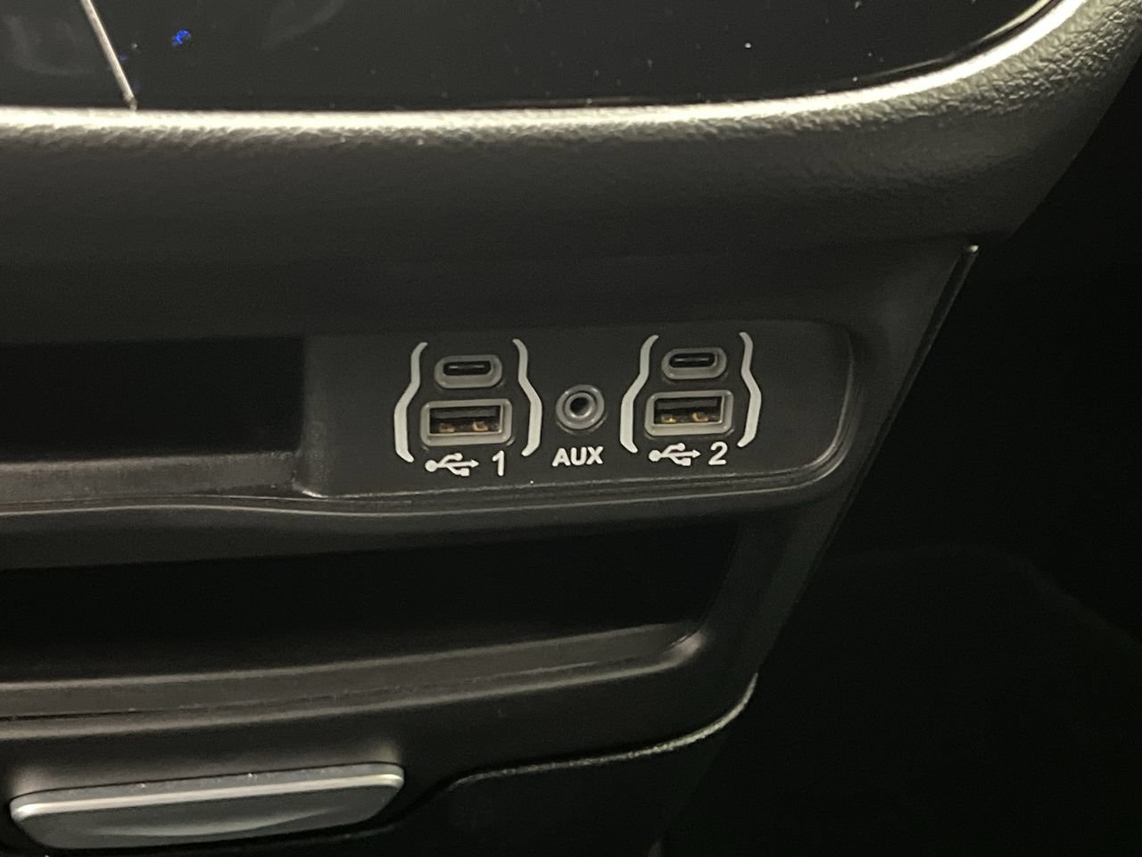 Used 2025 Chrysler Pacifica Select FWD image 25