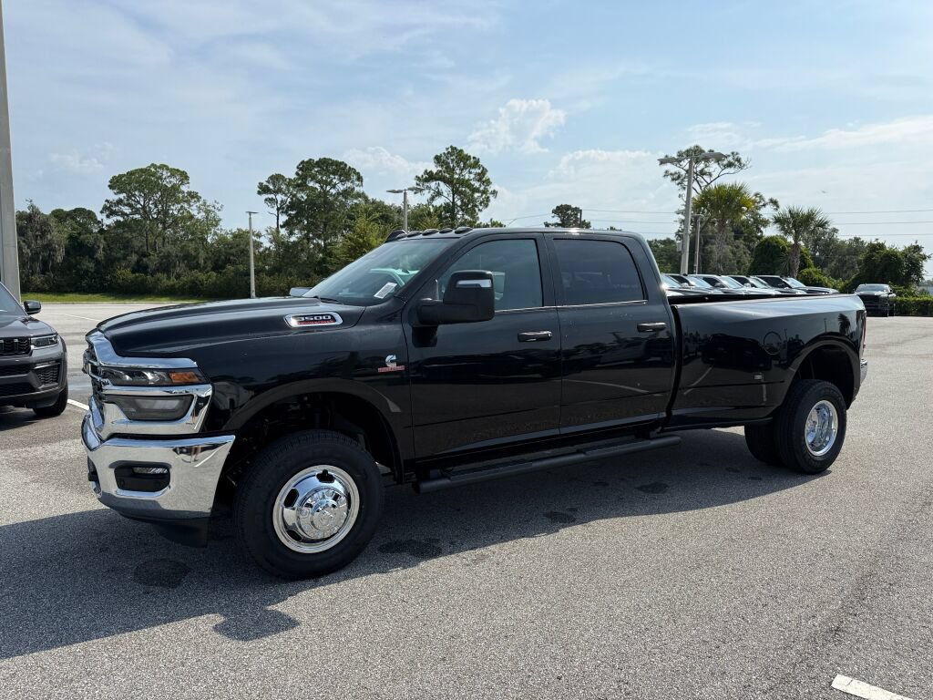 New 2026 RAM 3500 Tradesman AWD/4WD image 7