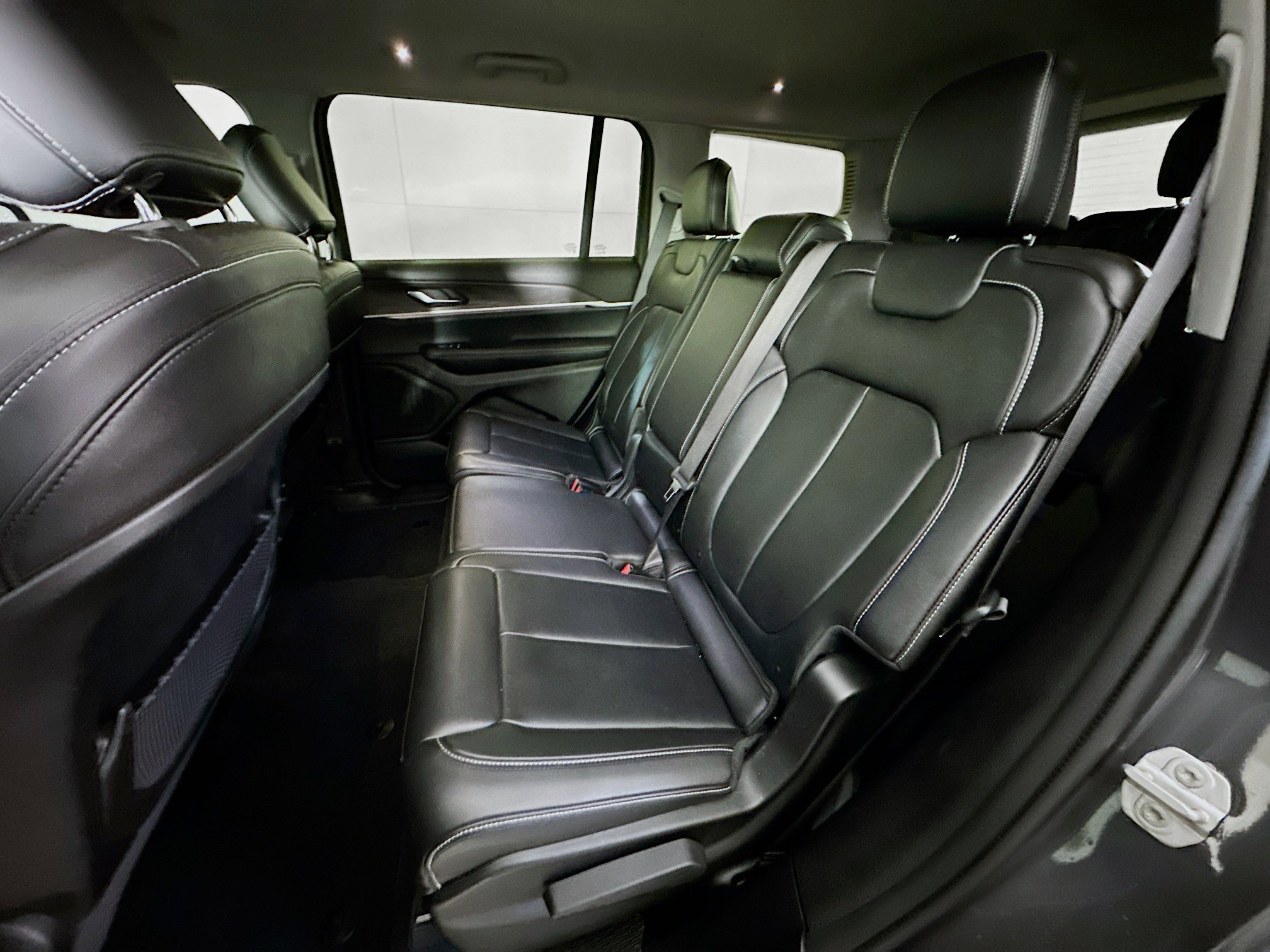 Used 2023 Jeep Grand Cherokee L Limited image 29