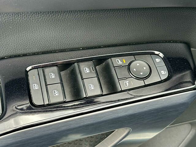 Used 2023 Nissan Pathfinder SL image 13