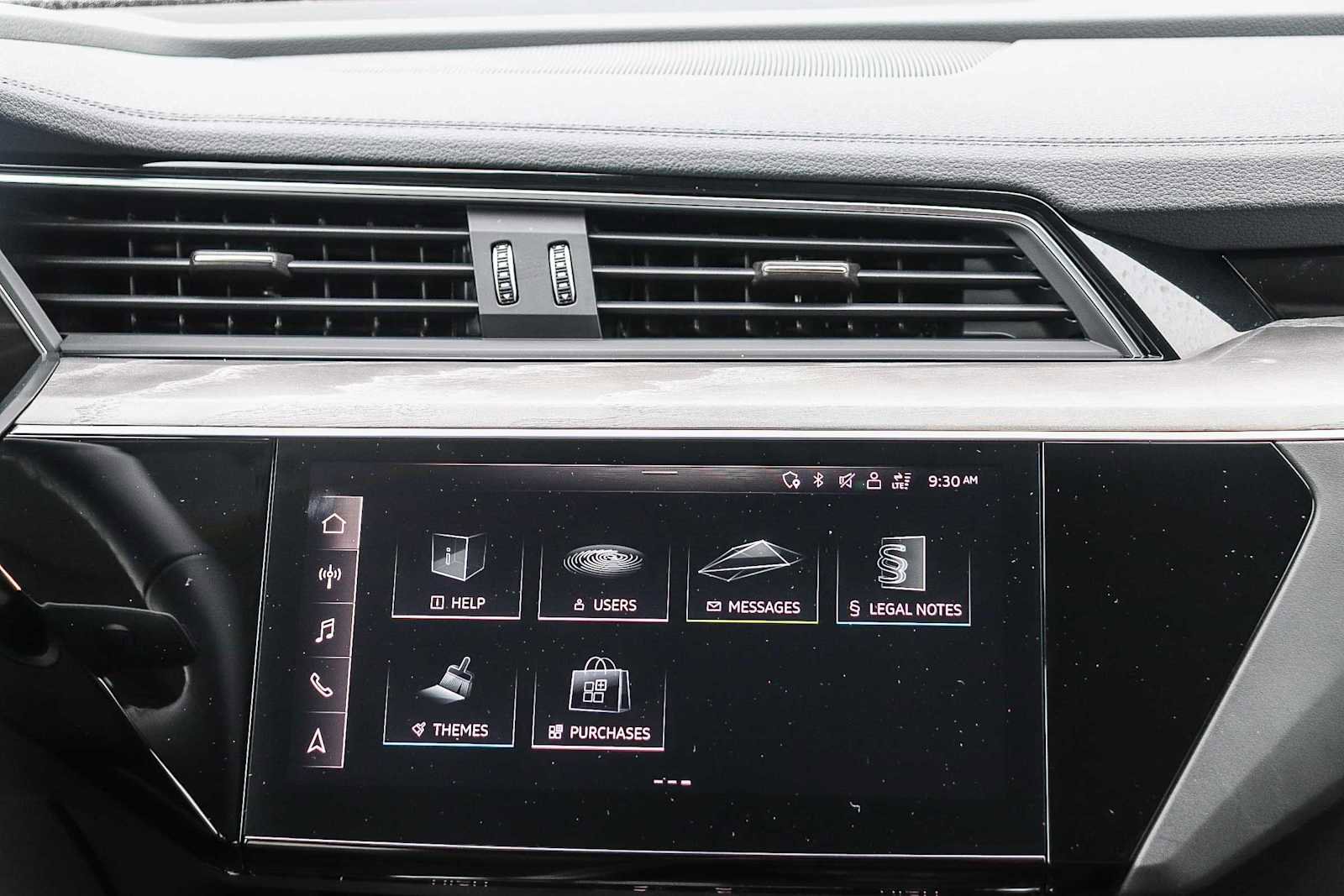 Used 2023 Audi e-tron Premium w/ Convenience Plus Package image 18