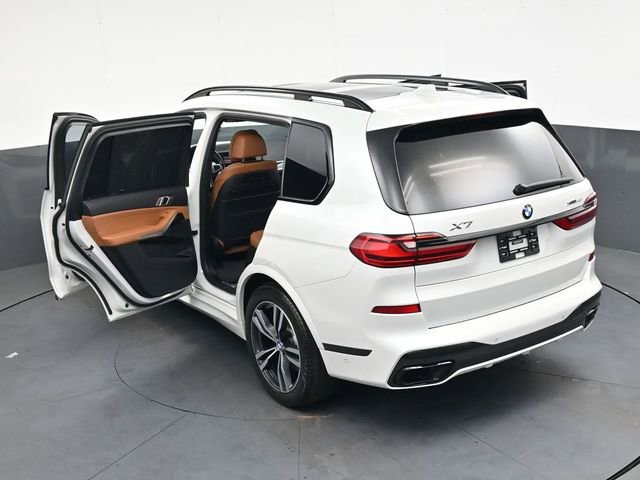 Used 2021 BMW X7 xDrive40i w/ M Sport Package image 40