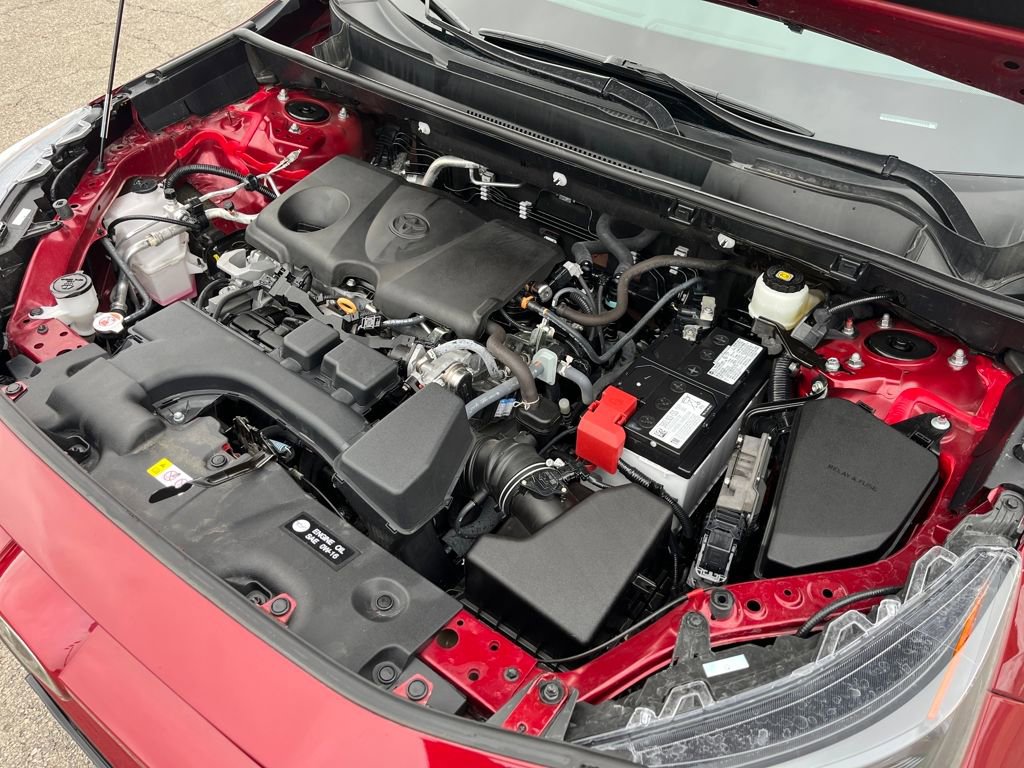 Used 2022 Toyota RAV4 LE image 12