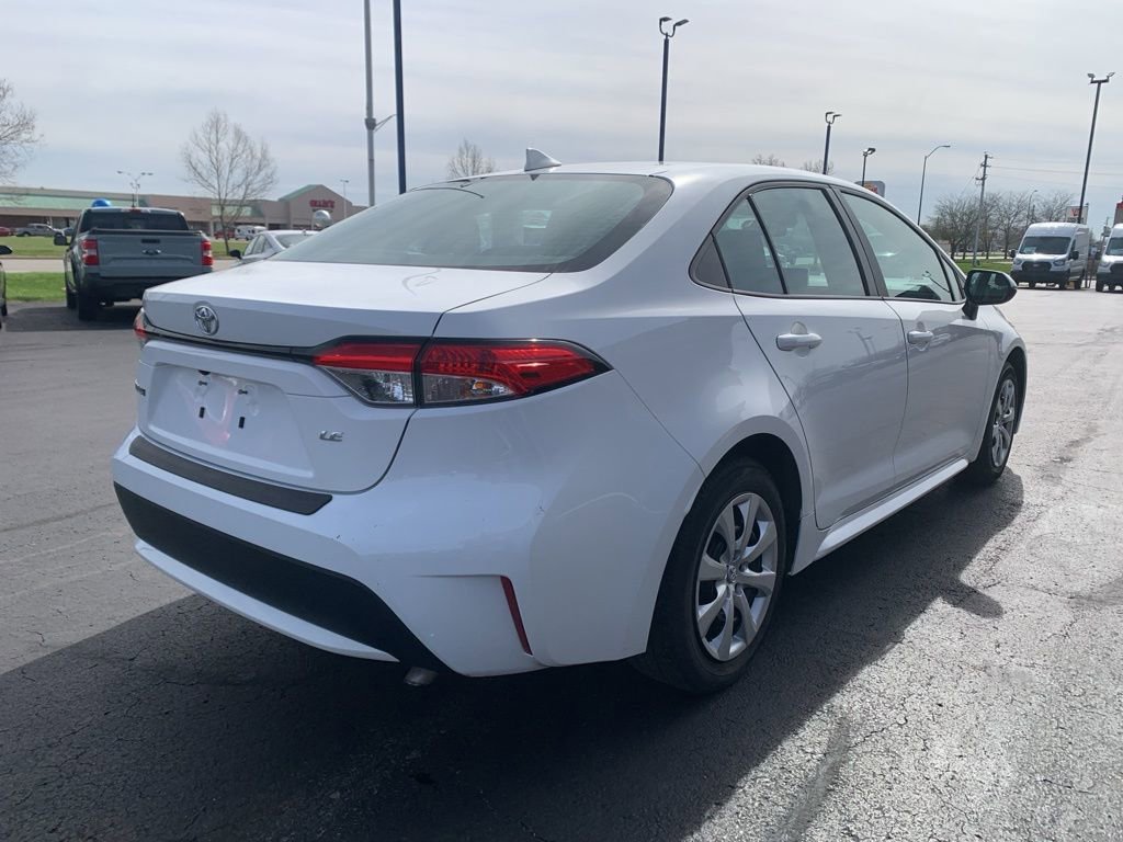 Used 2020 Toyota Corolla LE image 3
