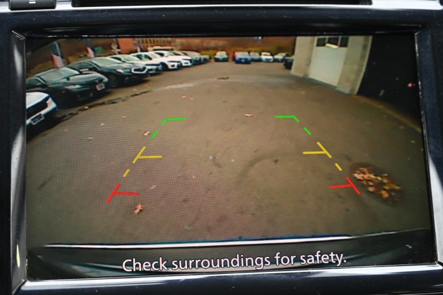 Used 2023 Nissan Murano SV image 23