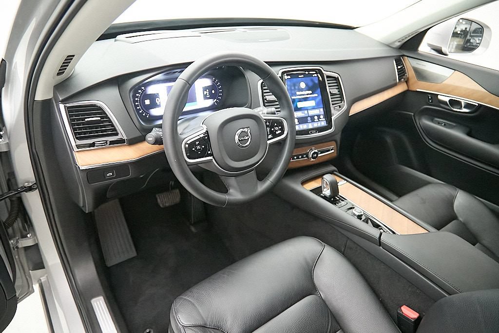 Certified 2023 Volvo XC90 B5 Plus w/ Protection Package Premier AWD/4WD image 12
