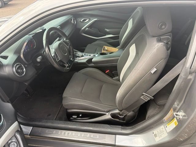 Used 2020 Chevrolet Camaro LT RWD image 15