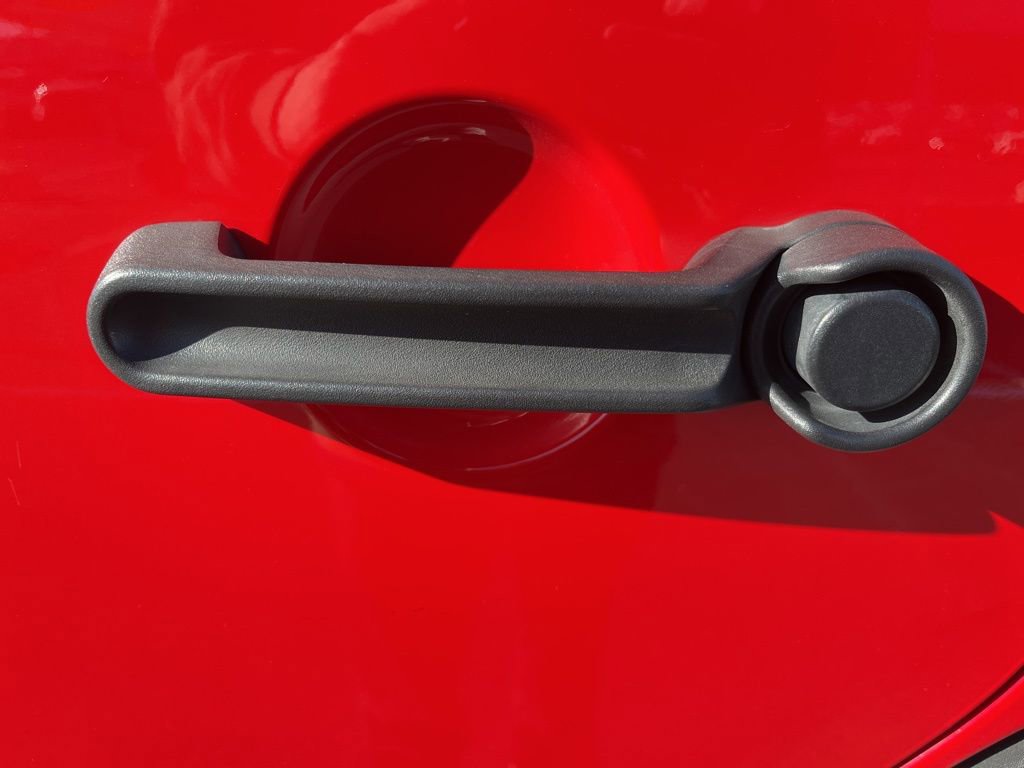 Used 2017 Jeep Wrangler Unlimited Rubicon w/ Connectivity Group image 17