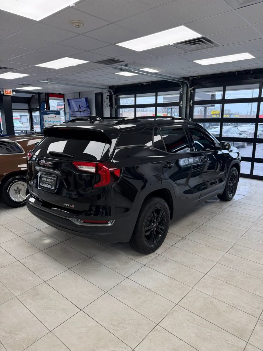 Used 2022 GMC Terrain AT4 AWD/4WD image 4