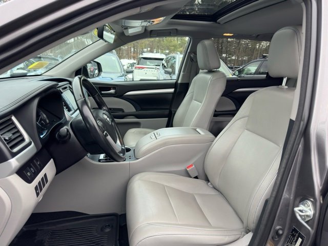 Used 2018 Toyota Highlander XLE image 20