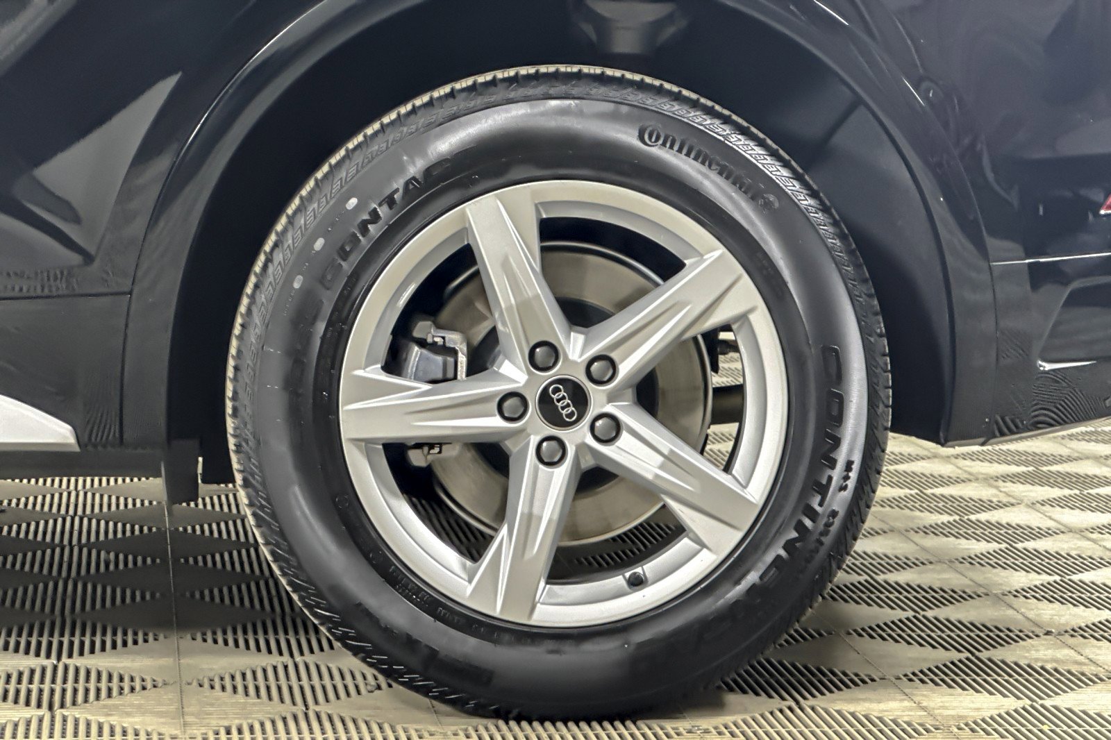 Used 2023 Audi Q5 2.0T Premium w/ Convenience Package image 24