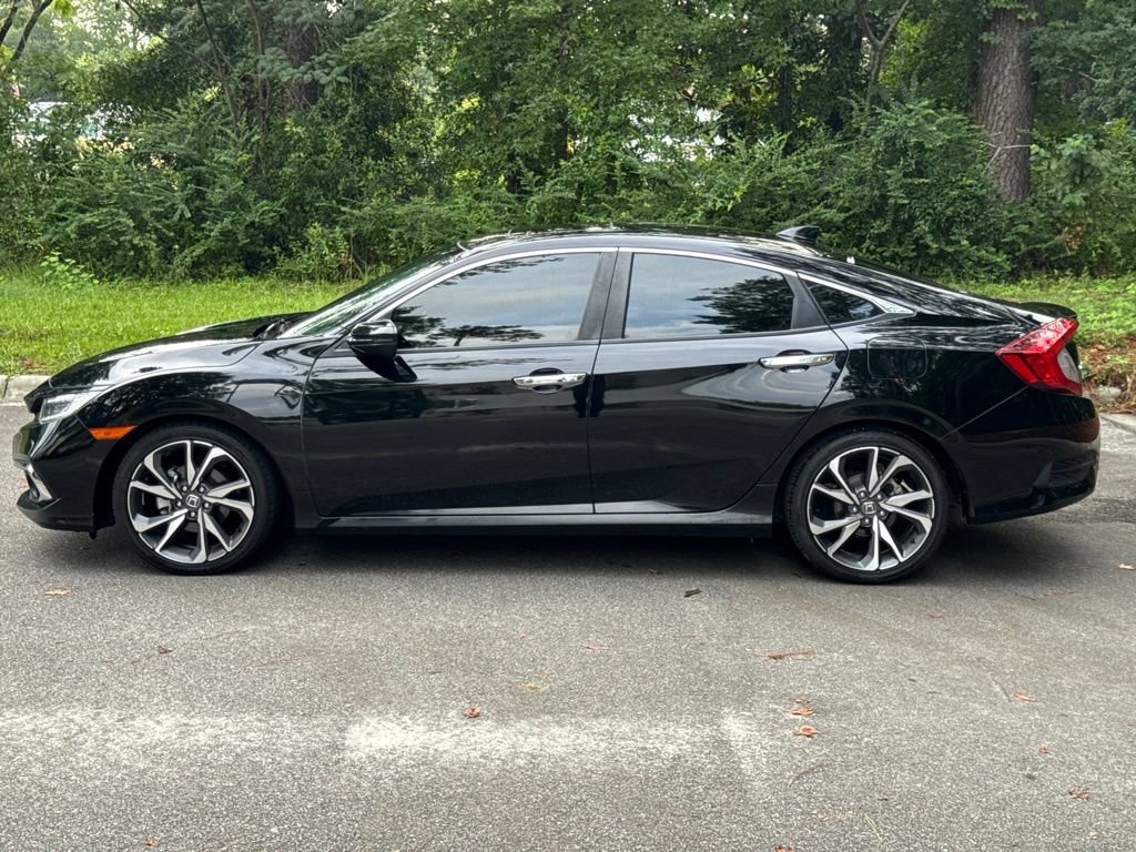 Used 2019 Honda Civic Touring image 4