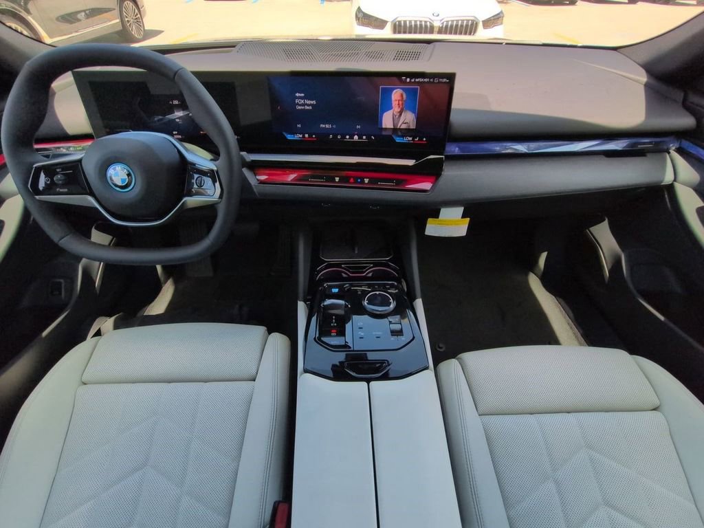 New 2026 BMW i5 eDrive40 w/ Premium Package AWD/4WD image 15