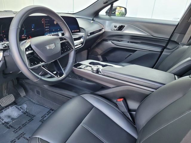 Used 2024 Cadillac Lyriq Tech RWD image 10