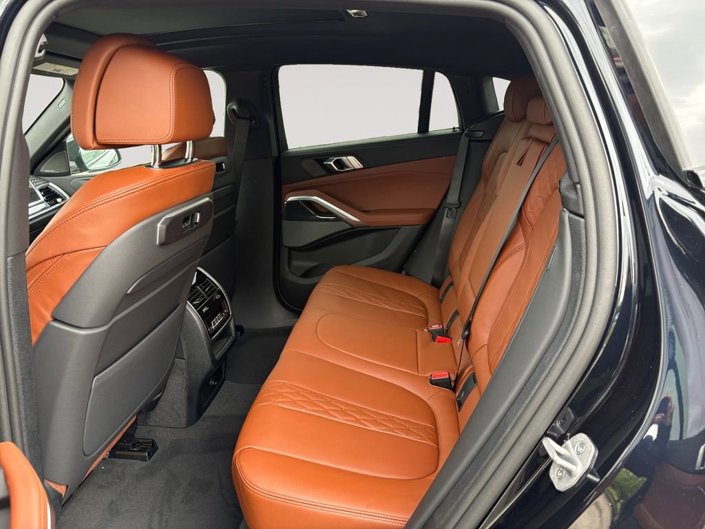 New 2027 BMW X6 xDrive40i AWD/4WD image 13