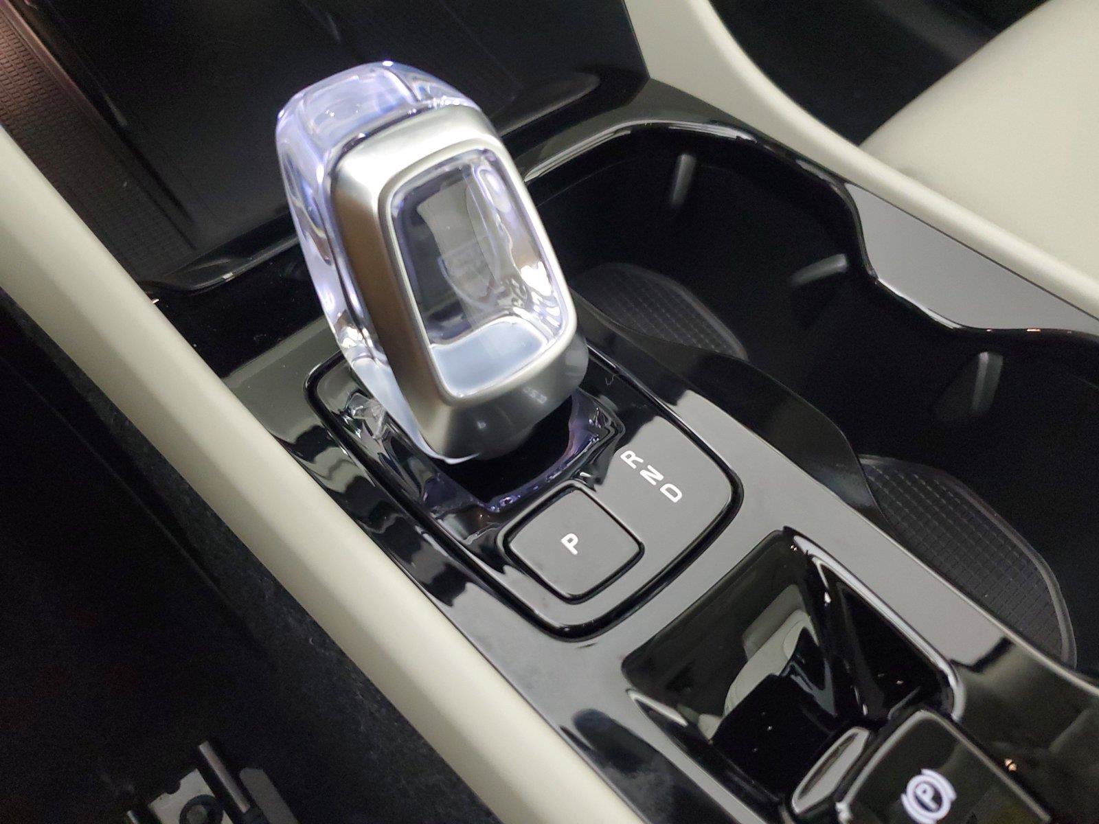 New 2026 Volvo XC40 B5 Plus w/ Protection Package Premier AWD/4WD image 32
