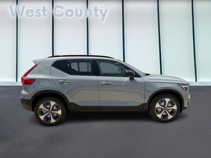 New 2026 Volvo XC40 B5 Plus w/ Protection Package Premier AWD/4WD image 2