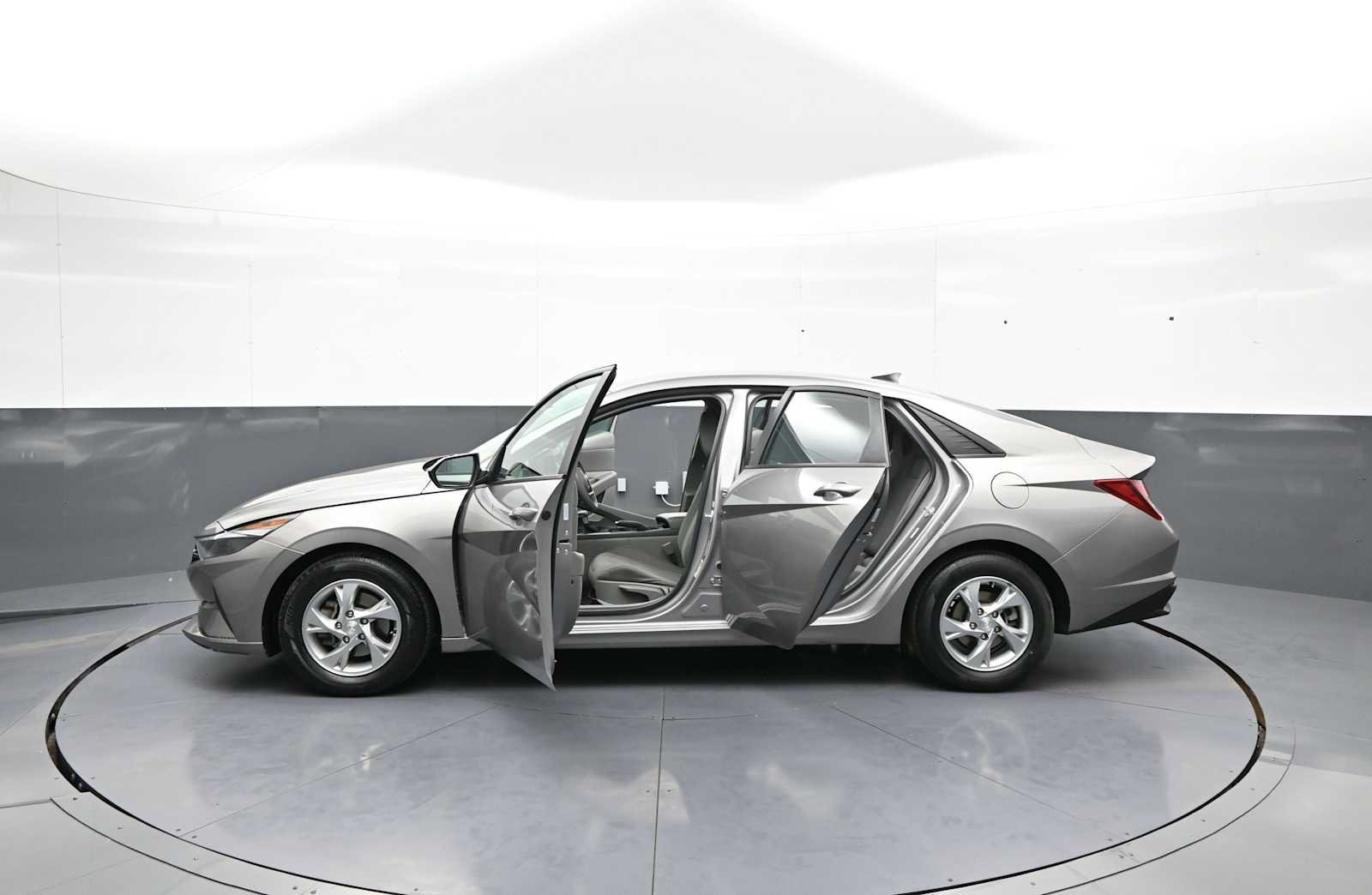 Certified 2023 Hyundai Elantra SE FWD image 41