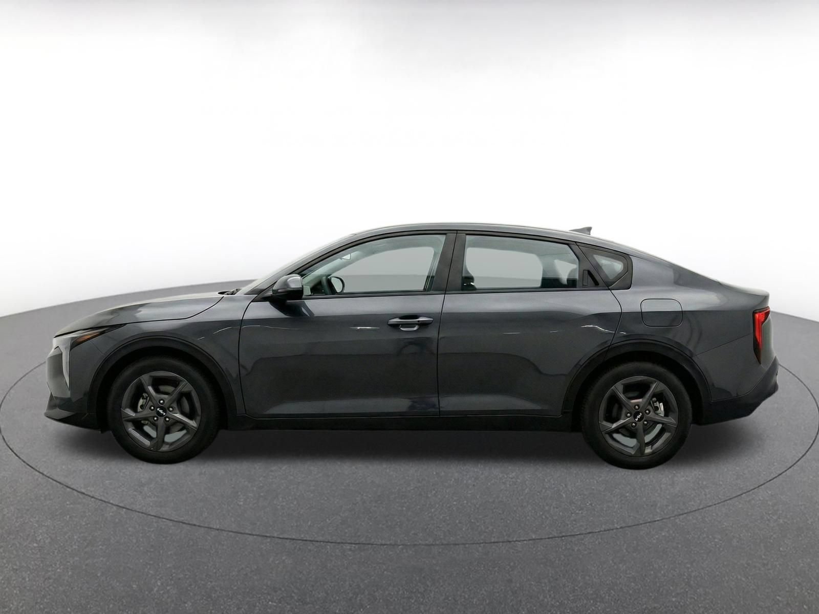Used 2025 Kia K4 LXS FWD image 4