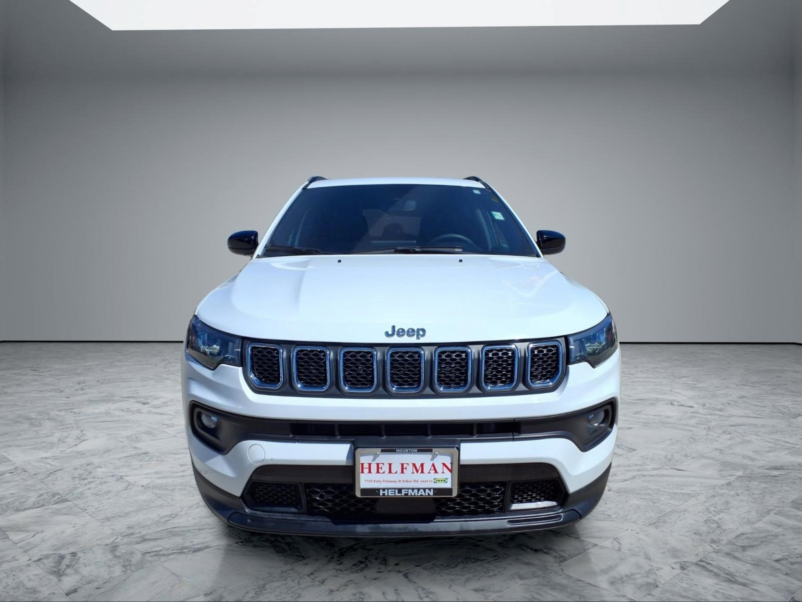Used 2023 Jeep Compass Latitude image 2