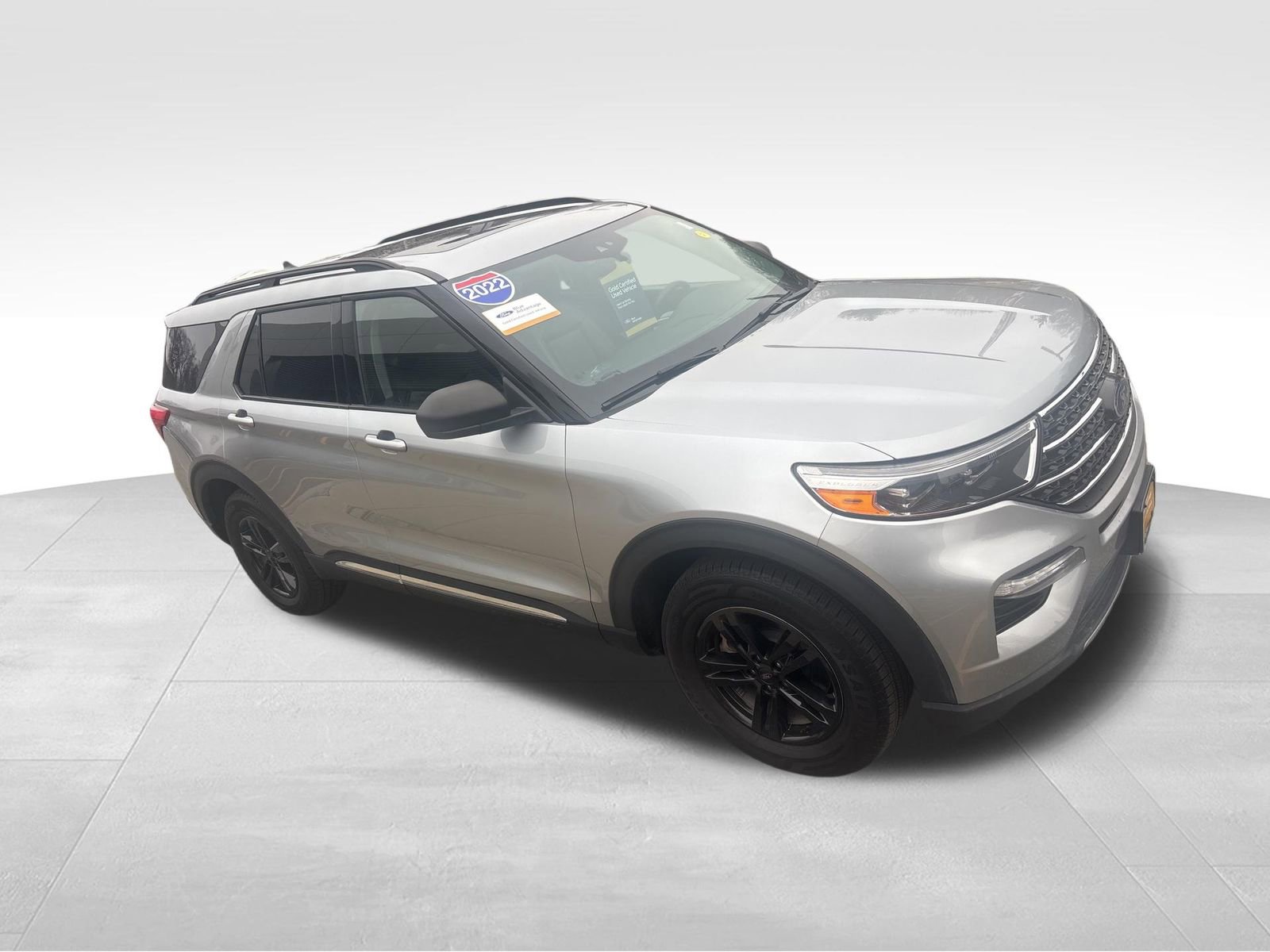 Certified 2022 Ford Explorer XLT w/ Equipment Group 202A image 9