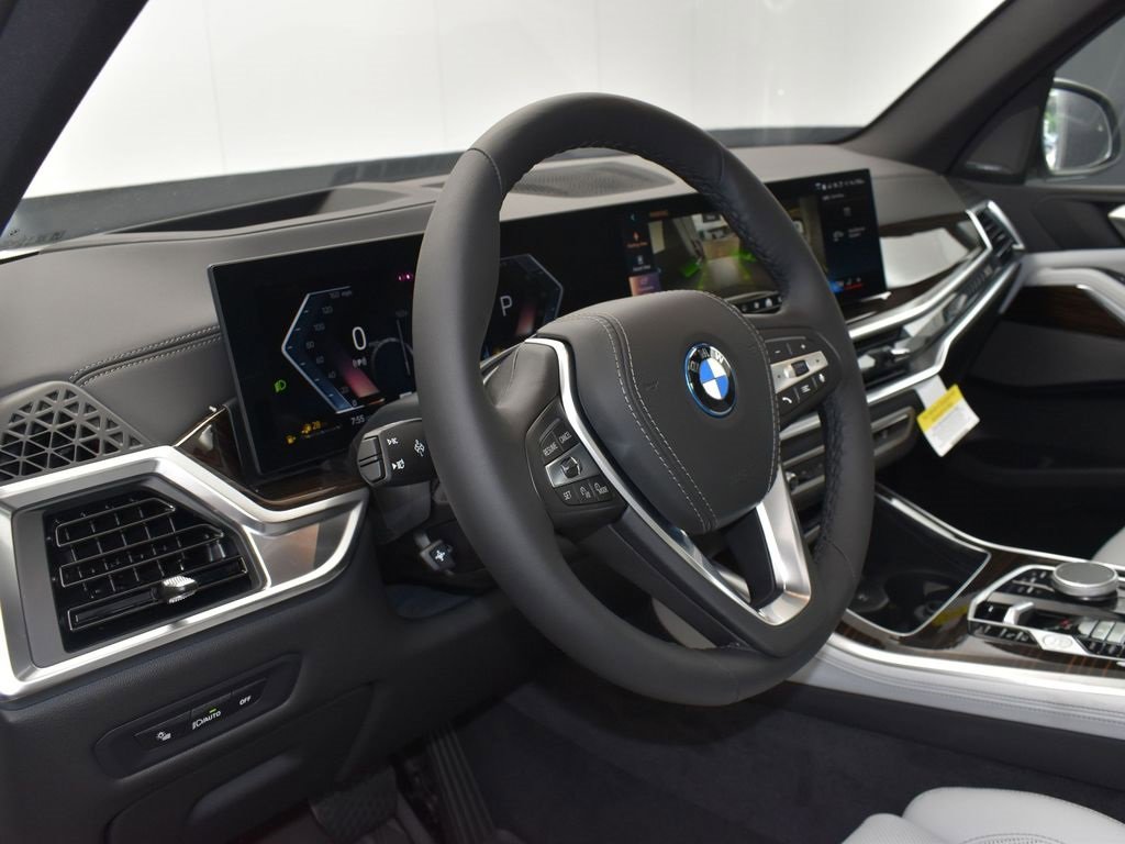 New 2026 BMW X5 xDrive50e image 12