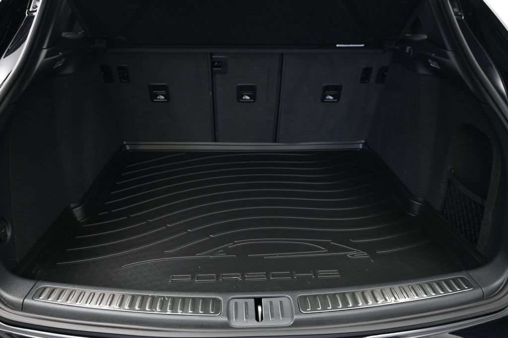 Certified 2025 Porsche Macan AWD/4WD image 28