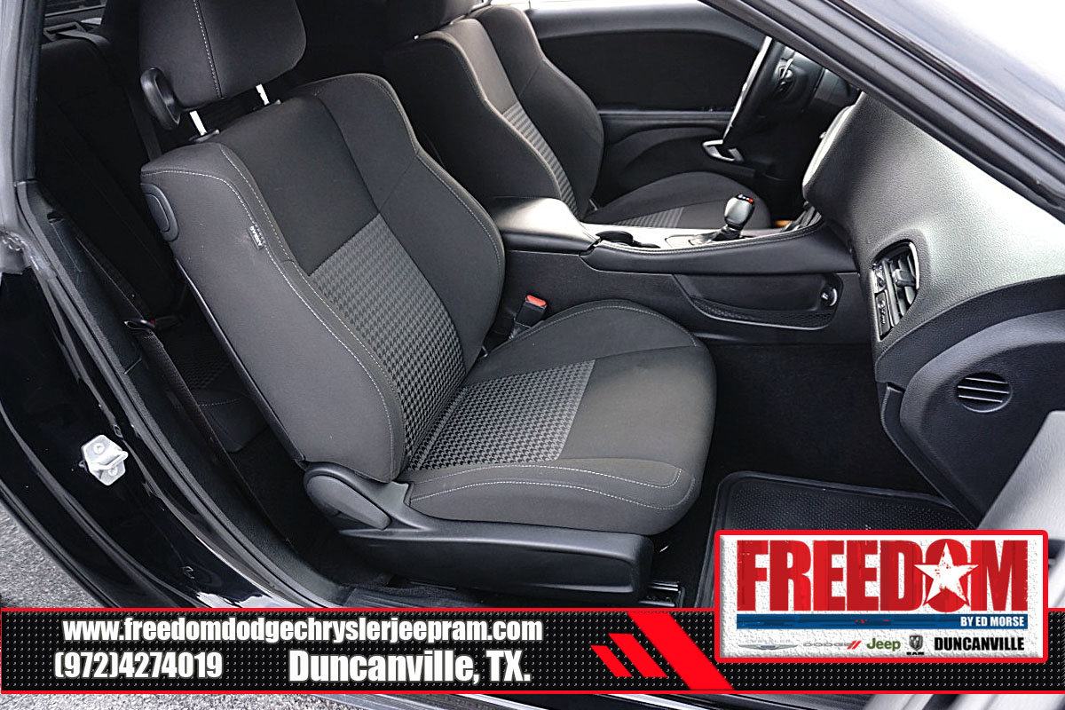 Used 2023 Dodge Challenger R/T w/ Blacktop Package image 15