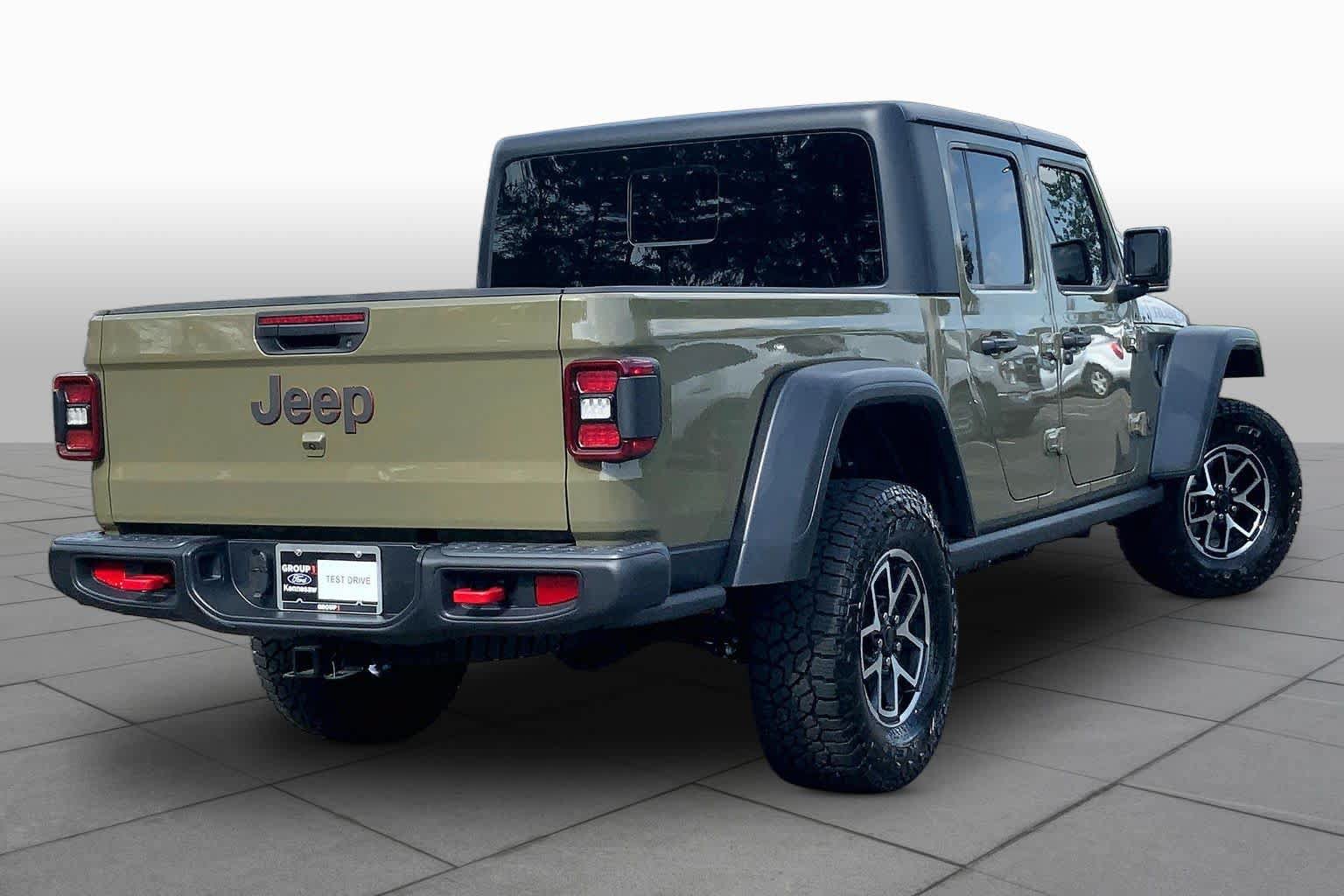 Used 2025 Jeep Gladiator Rubicon w/ Convenience Group AWD/4WD image 14