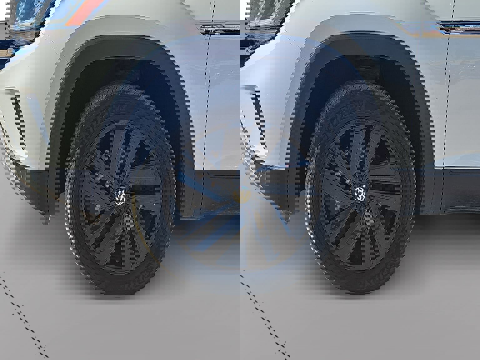 Used 2021 Volkswagen Atlas Cross Sport SE w/ Panoramic Sunroof Package image 9