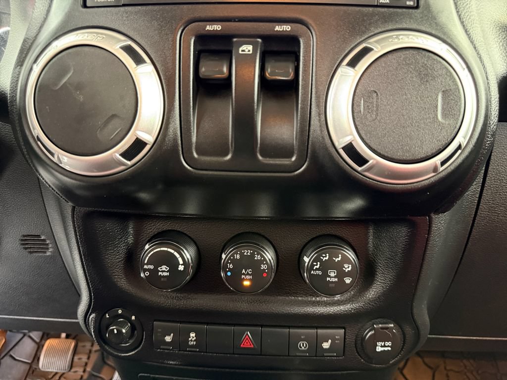 Used 2013 Jeep Wrangler Rubicon AWD/4WD image 26